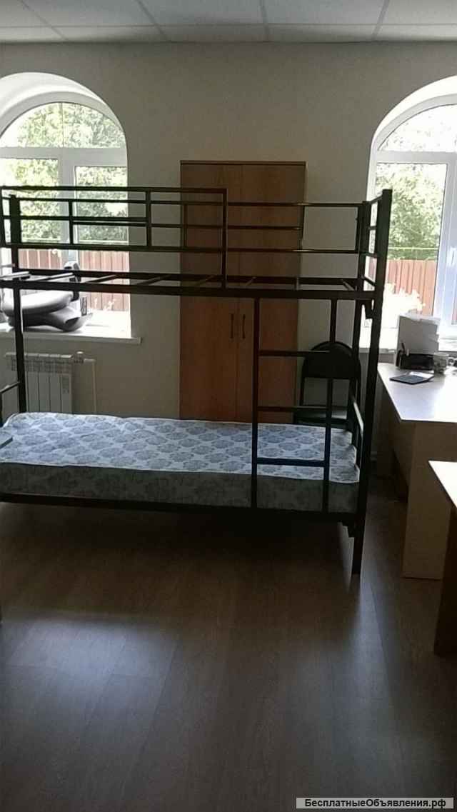 Кровать металлическая двухъярусная с металлическими ламелями, кровать для гостиниц, хостела, общежитий