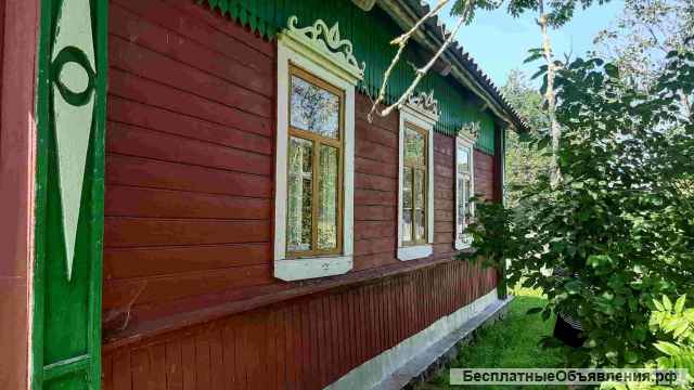 Крепкий домик хуторного типа, 1 гектар земли