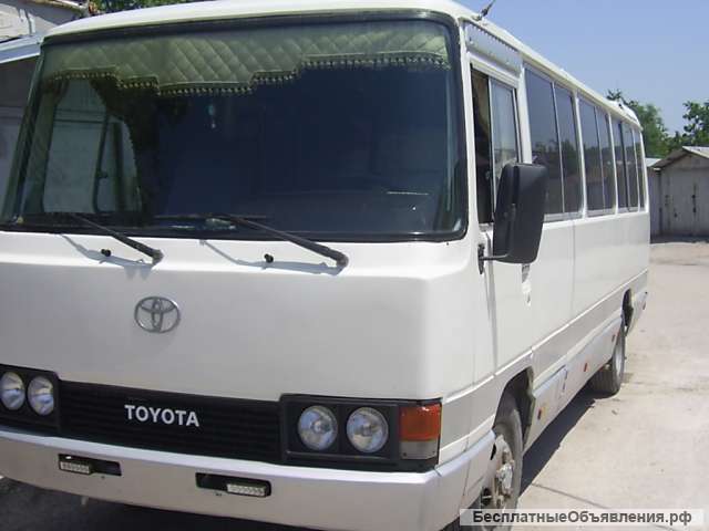 Автобус Toyota Coaster