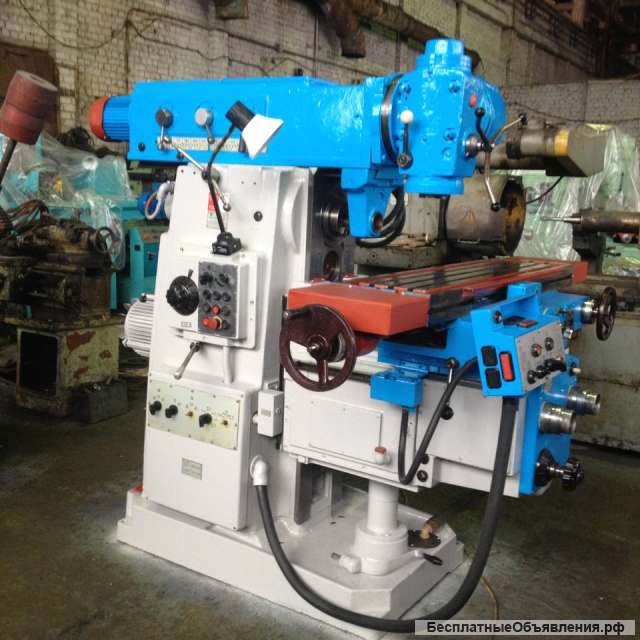 Широко-универсальный фрезерный 6Т82Ш-1
