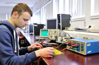 Мастер по ремонту бытовой техники (стиральные машины)