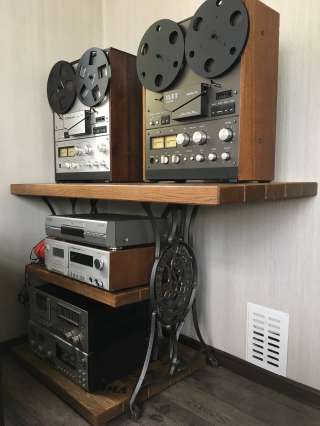 Стол под аппаратуру