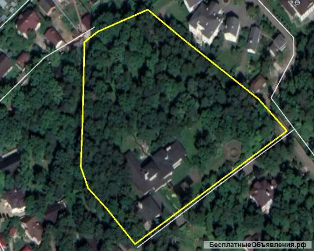 Усадьбу в Подмосковье 1450 кв.м. с участком 1 га. 13 км. От МКАД.