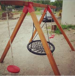 Детские качели для дачи