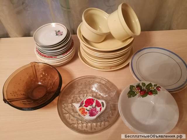 Комплект разнообразной посуды для дачи, цена указана за весь комплект