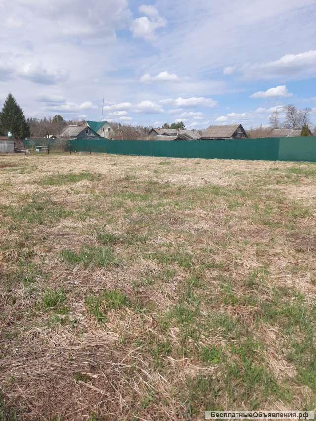 Участок в жилой деревне у водохранилища и леса. ЛПХ