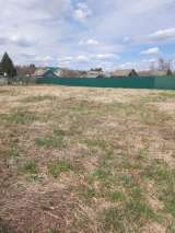 Участок в жилой деревне у водохранилища и леса. ЛПХ