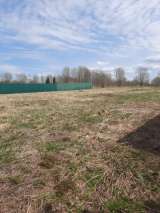 Участок в жилой деревне у водохранилища и леса. ЛПХ