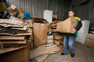 Принимаем макулатуру, картон, пластик