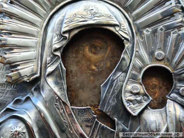 Старинный образ Матери Божией "Умиление" в рельефном серебряном окладе. Россия. Москва, 1827 год.