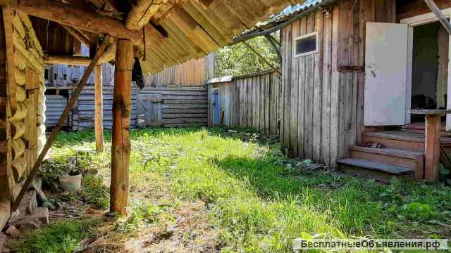 Кирпичный дом с хоз-вом и баней рядом с речкой, 50 соток земли