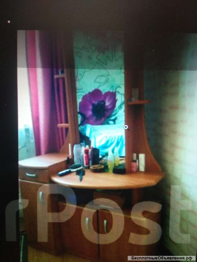 Трюмо с зеркалом