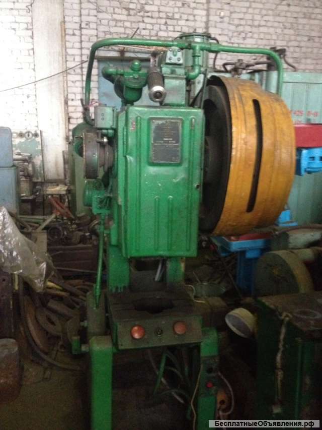 Однокривошипный наклоняемый пресс КД2320