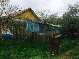 Дом с участком земли 18 соток