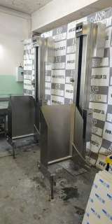 Стационарный столбовой подъемник опрокидыватель