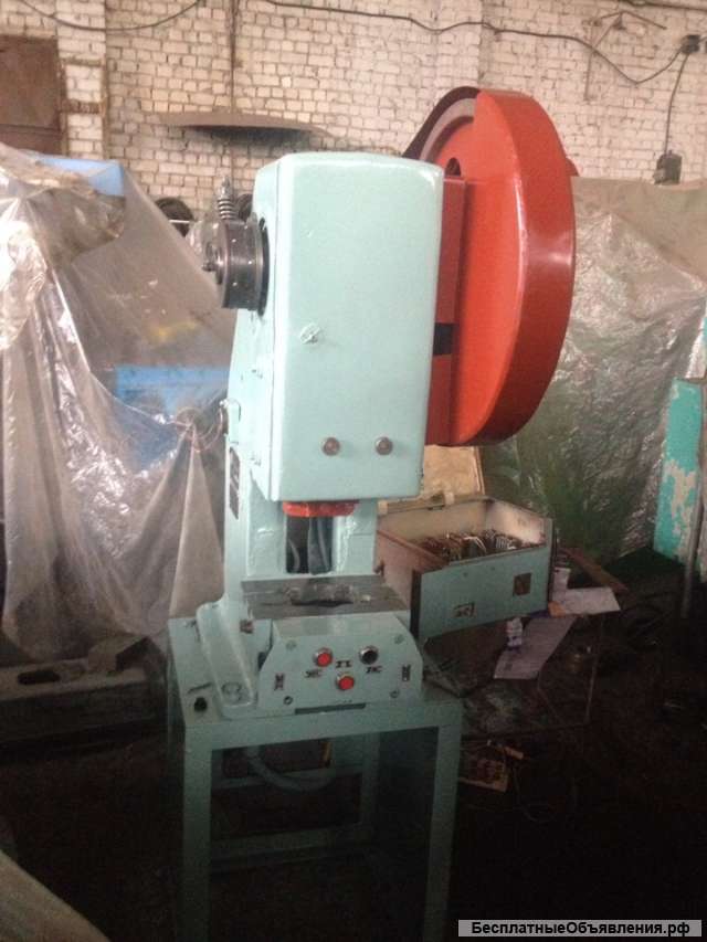 Пресс однокривошипный К2118Б