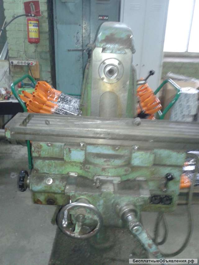 Станок универсально-фрезерный МЕ1000