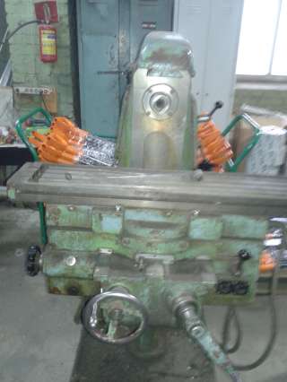 Станок универсально-фрезерный МЕ1000