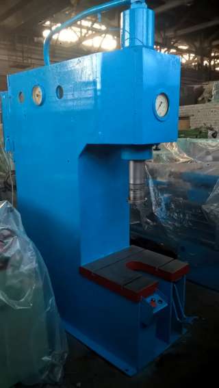 Пресс гидравлический одностоечный П6326, усилие 40т