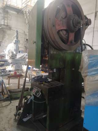 Пресс кривошипный КД2126