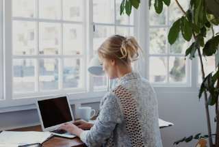 Менеджер по работе с клиентами