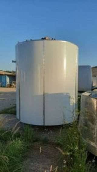 Емкость нержавеющая, объем — 6,3 куб.м., рубашка, мешалка, термос