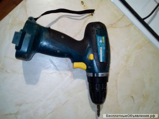 Рабочий шуруповерт Fit в хорошем состоянии