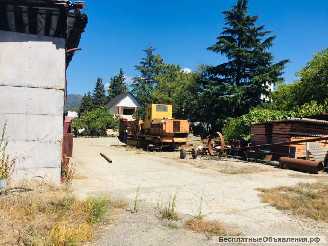 В Сочи производственно - складскую базу на 44 сотках земли