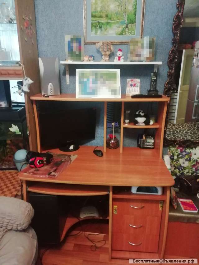 Стол компьютерный