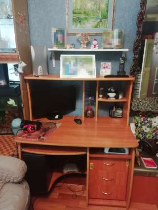 Стол компьютерный