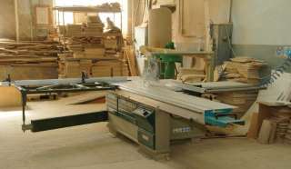 Рабочий на мебельное производство