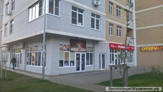 Торговое помещение на первом этаже многоэтажного дома