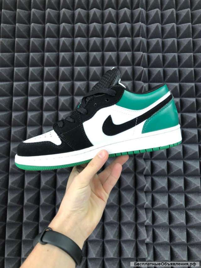 Кроссовки Nike