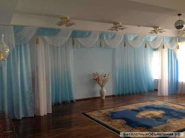 Шторы для актового или музыкального зала в детсадах