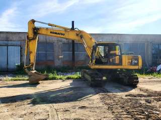 KOMATSU PC210LC б/у экскаватор гусеничный 2008 года