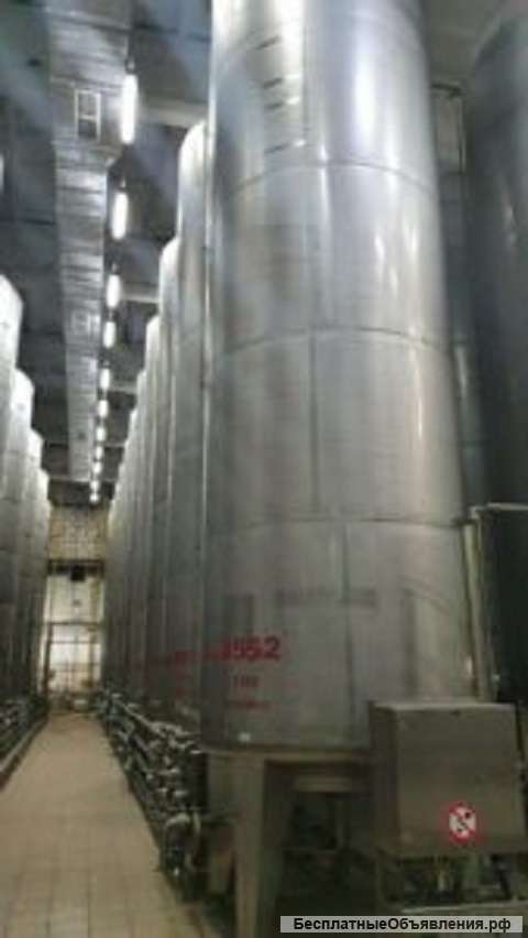 Емкости нержавеющие, объем -30 куб.м., вертикальные