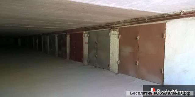 Гараж ГСК-14 с подвалом на весь гараж. Первый этаж в середине. Место супер р-он 7я