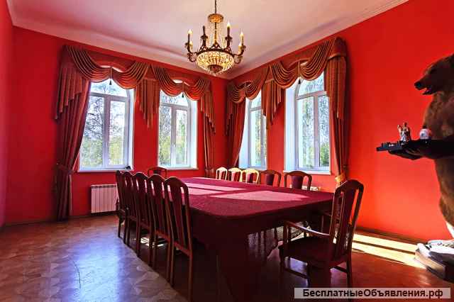 Сдаю посуточно огромную усадьбу над озером с банкетным залом в Токсово