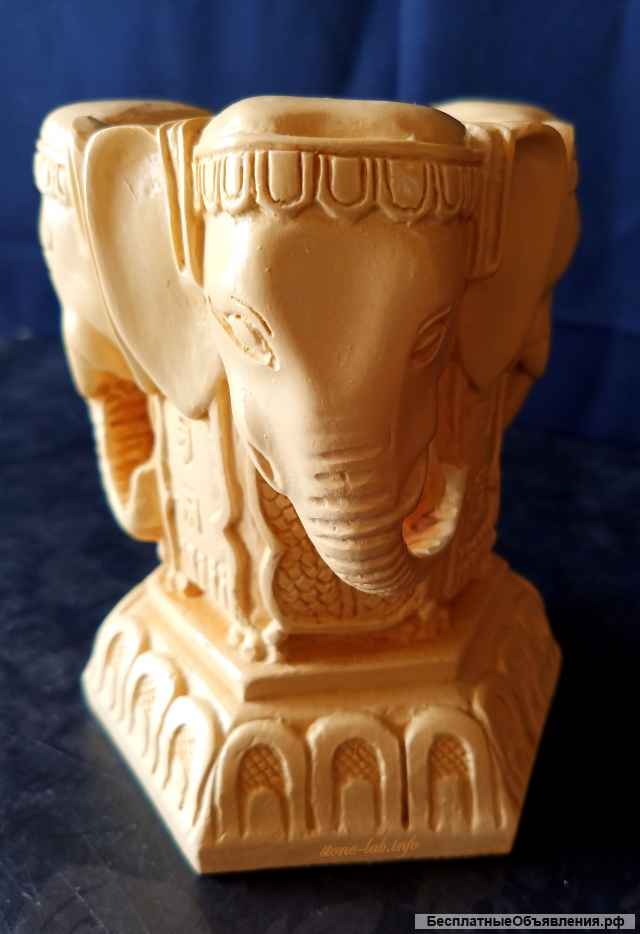 Подсвечник Три слона