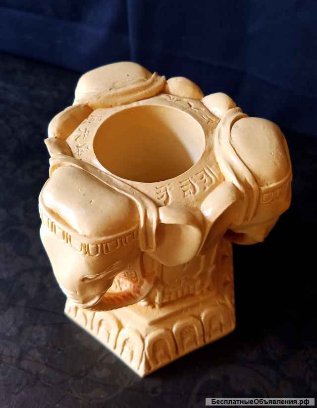 Подсвечник Три слона