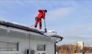 Чистка кровли, мойка фасадов и окон