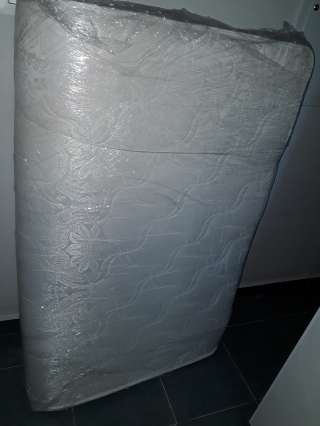 НОВЫЙ матрас и чехол 140х190