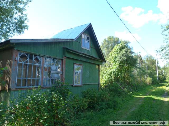 Дачный домик с земельным участком