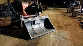 Поворотный ковш на гидроцилиндрах