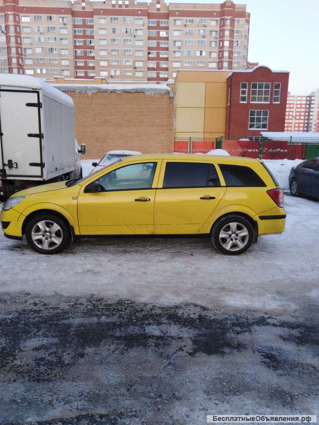 Водитель с личным автомобилем такси