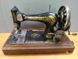 Швейная машинка SINGER. J - Clydebank, Scotland