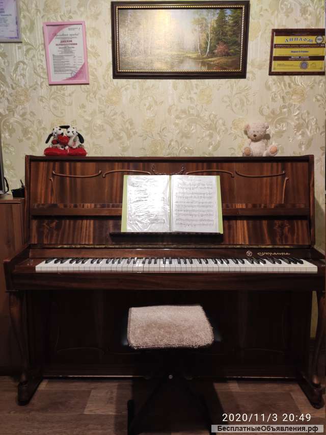 Обучаю игре на фортепиано