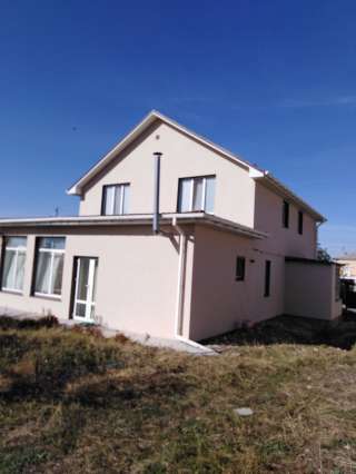 Новый уютный трехэтажный дом, со всеми удобствами для семьи с детьми