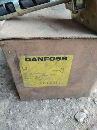 Термостат фирмы Данфос 089В0011 250v