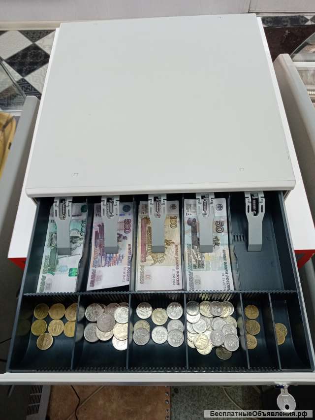 Кассовый (денежный ящик)